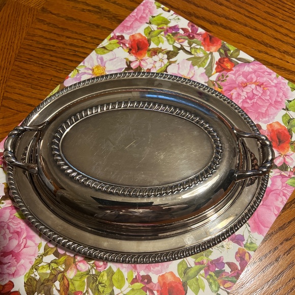 Wm. A. Rogers Silver Plate Covered Dish - Picture 4 of 10